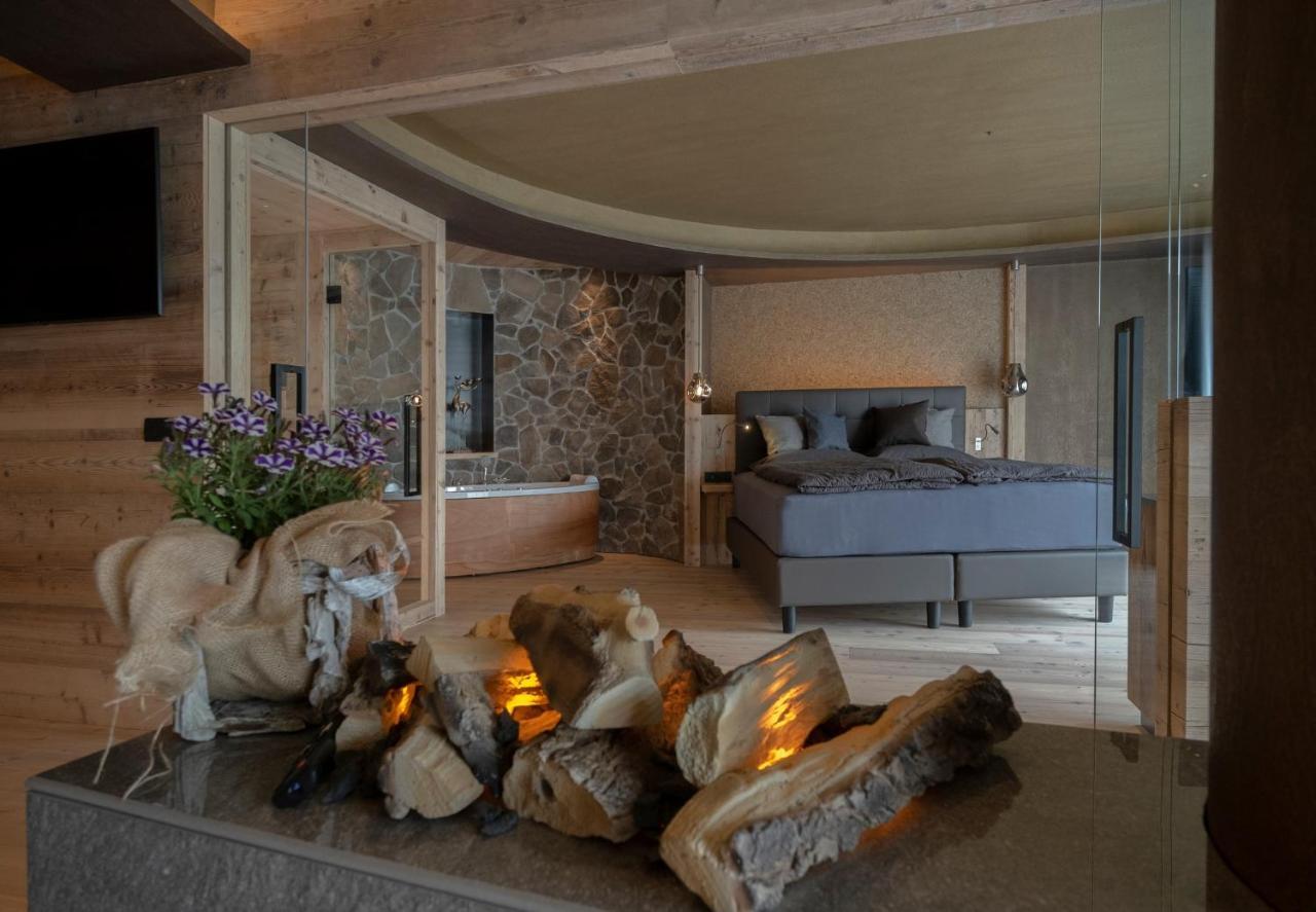 La Roccia Wellness Hotel Cavalese Extérieur photo