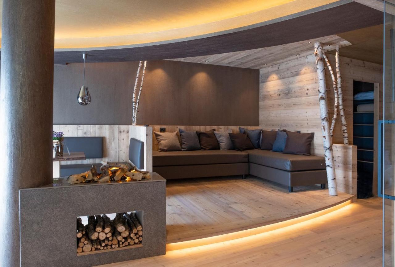 La Roccia Wellness Hotel Cavalese Extérieur photo