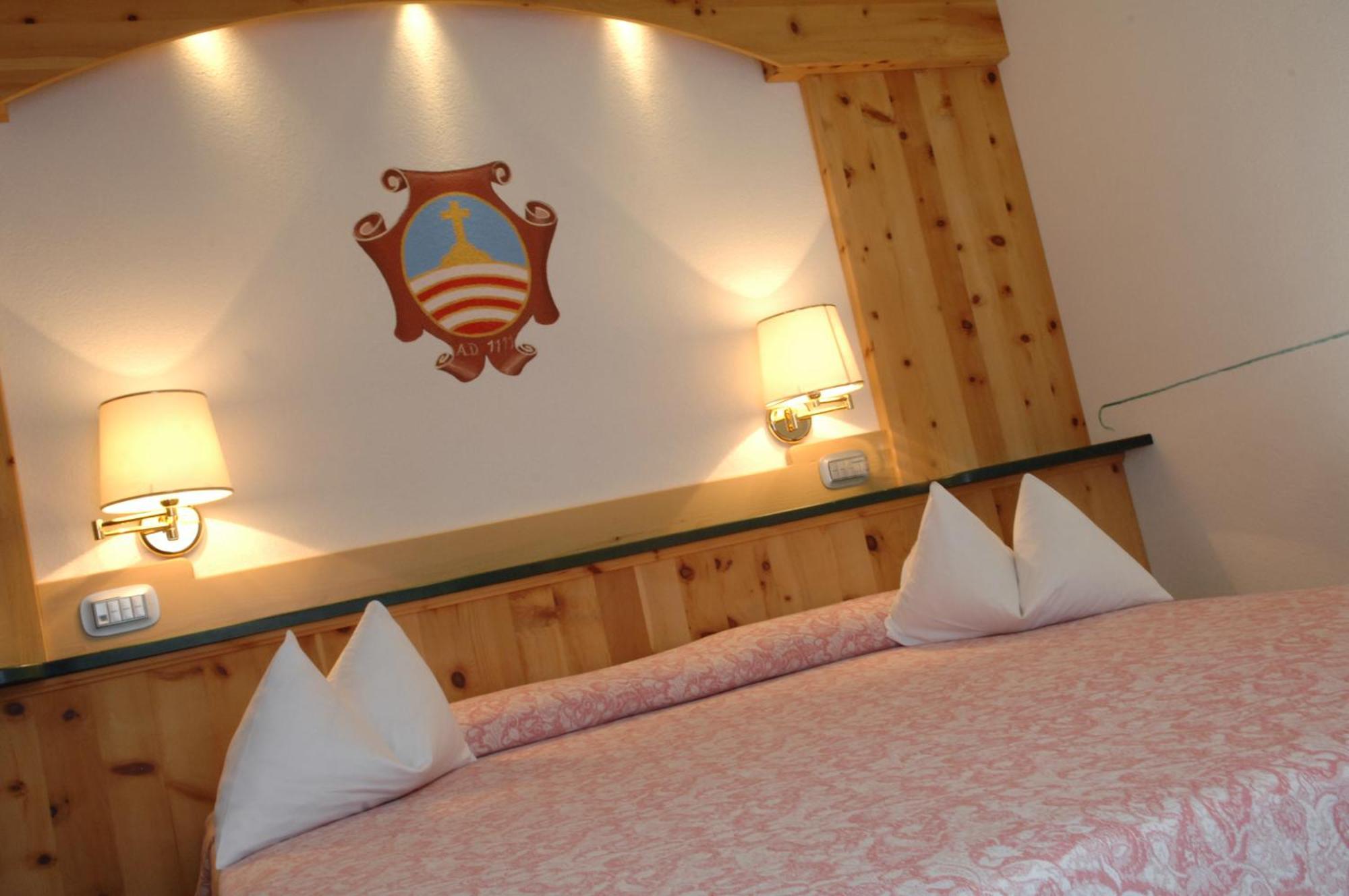 La Roccia Wellness Hotel Cavalese Extérieur photo