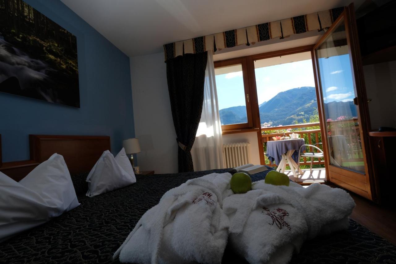 La Roccia Wellness Hotel Cavalese Extérieur photo