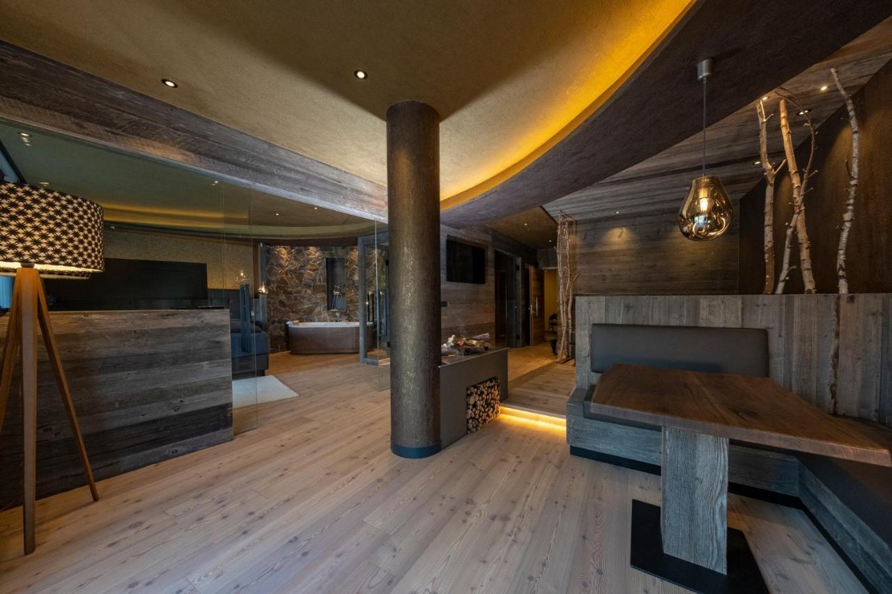 La Roccia Wellness Hotel Cavalese Extérieur photo